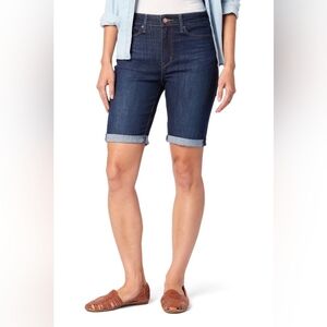 Levi Strauss Mid Rise Bermuda Shorts Sz 12 (Stretch) NWT